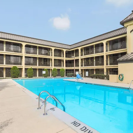 Days Inn By Wyndham Newark Wilmington-3