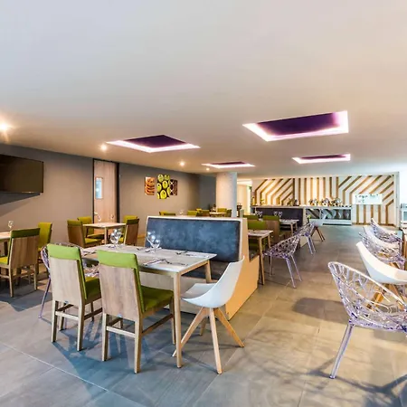 La Quinta By Wyndham Medellin-2
