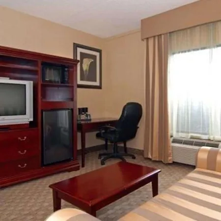 Quality Inn & Suites Bensalem-3
