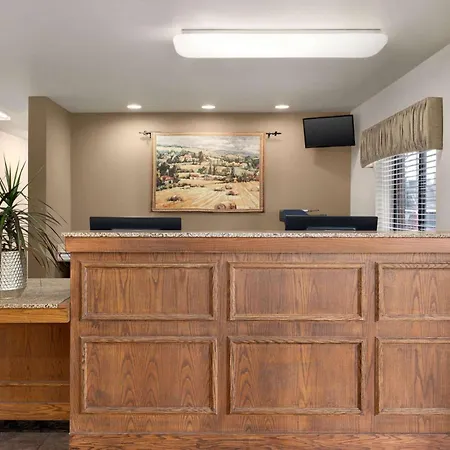Baymont By Wyndham Buffalo-2