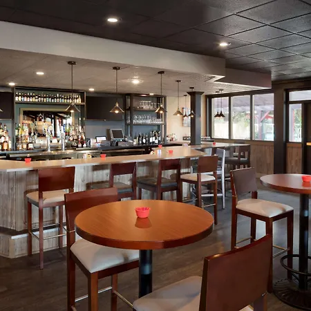 Ramada By Wyndham Uniontown-2