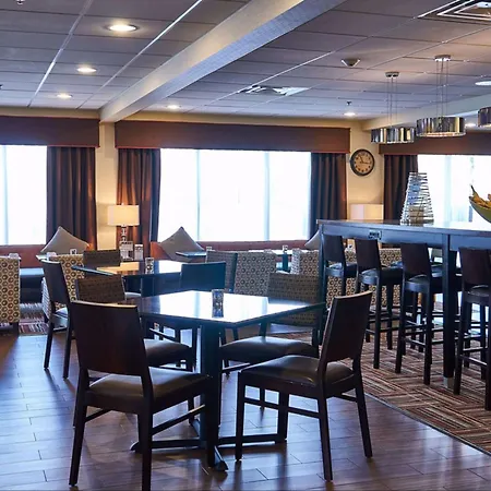 Hampton Inn Uniontown-3