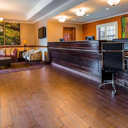 Best Western Plus Humboldt House Inn-3