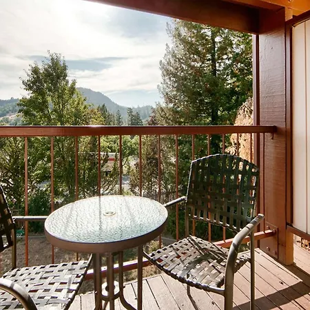 Best Western Plus Humboldt House Inn-2