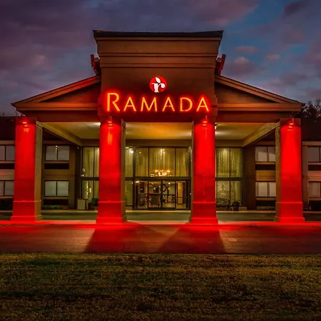 Ramada By Wyndham Tuscaloosa-3