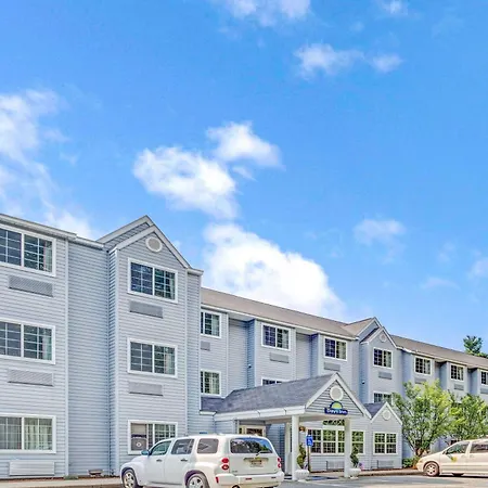 Days Inn By Wyndham Sturbridge-3