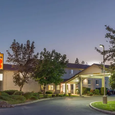 Super 8 By Wyndham Bend-3