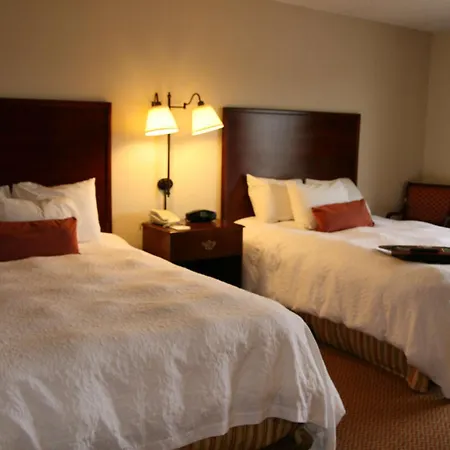 Hampton Inn Emporia-2