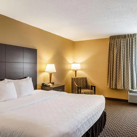 Clarion Pointe Harrisonburg-2