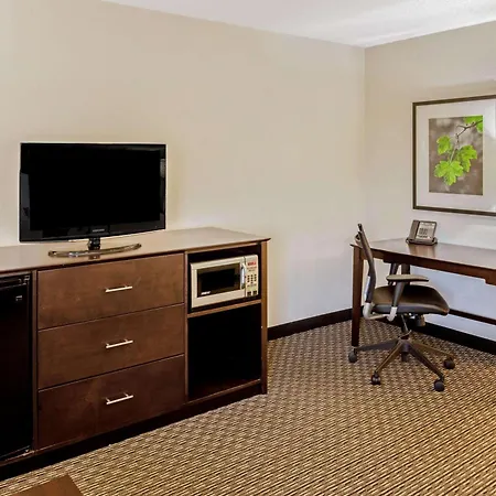 La Quinta By Wyndham Milwaukee Delafield-2