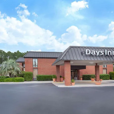 Days Inn By Wyndham Statesboro-2