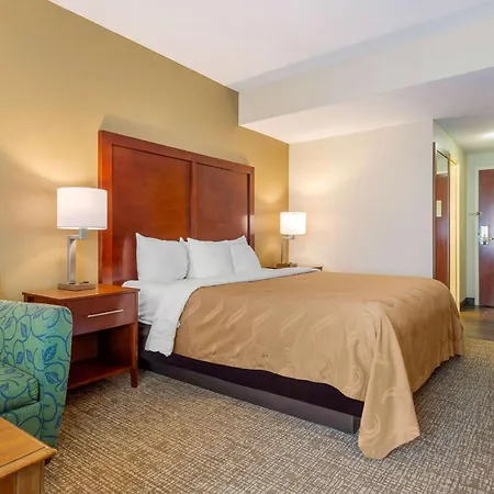 Quality Inn & Suites Olde Town-2