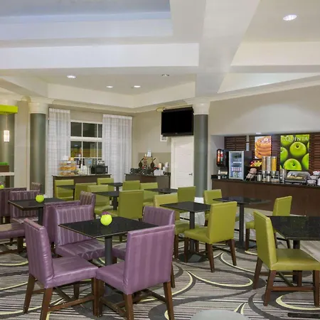 La Quinta By Wyndham St. Louis Westport-3