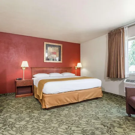 Days Inn By Wyndham Eugene Downtown/University-3