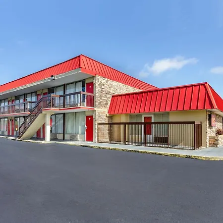 Econo Lodge Roanoke Civic Center-3