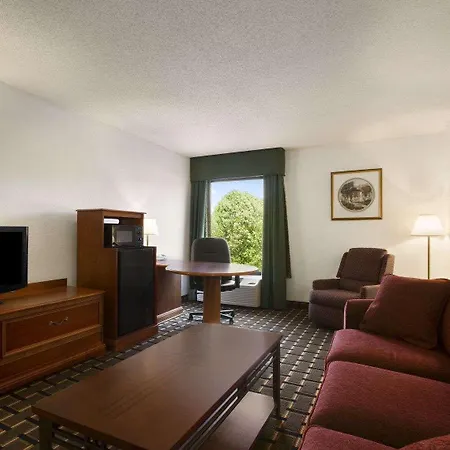 Baymont By Wyndham Crossville-3
