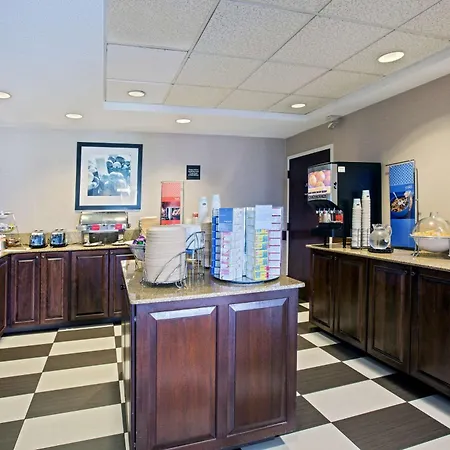 Hampton Inn West Springfield-2