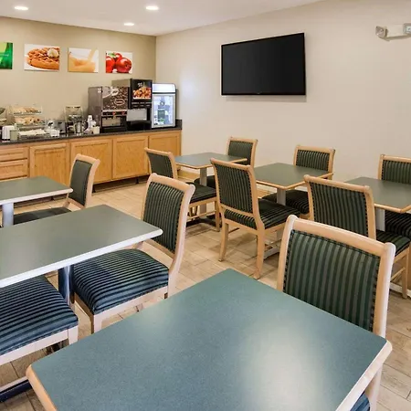 Quality Inn Near Northtown Mall & National Sports Center-2