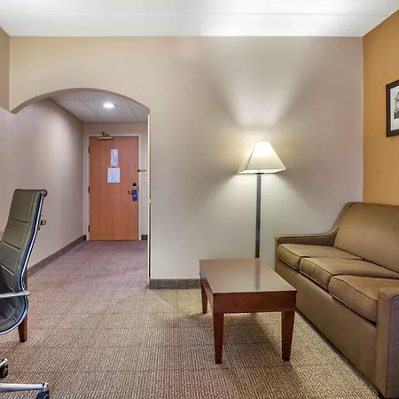 Comfort Suites Hagerstown Southeast-2
