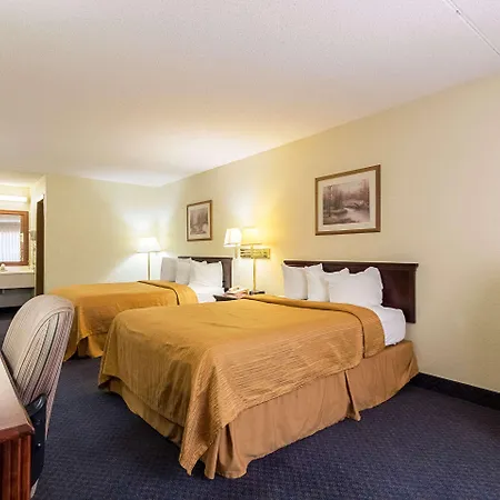 Econo Lodge Inn & Suites Bentonville-2
