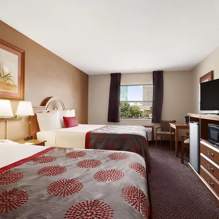 Ramada By Wyndham Sioux City-3