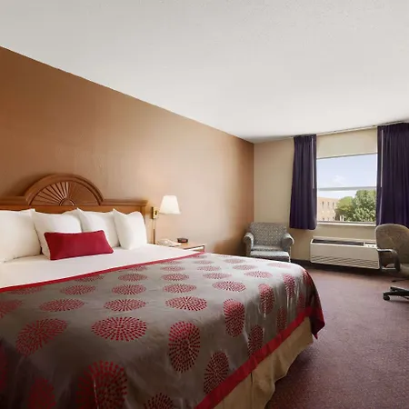 Ramada By Wyndham Sioux City-2
