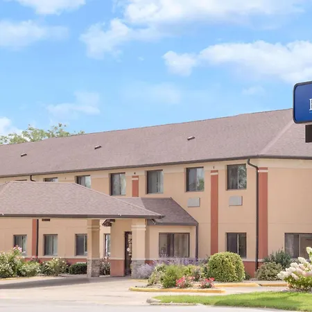 Baymont By Wyndham Waterloo-3