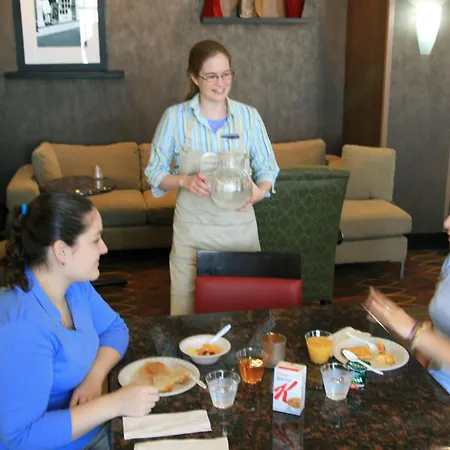 Hampton Inn & Suites Lebanon-3