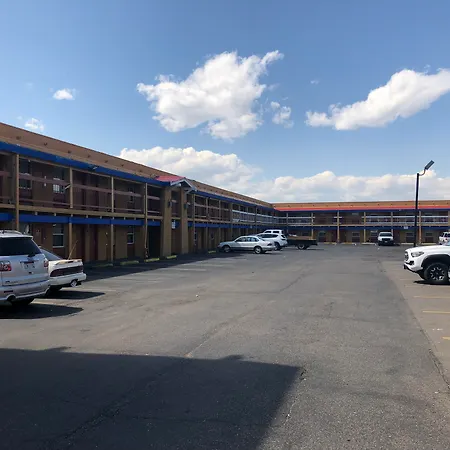 Americas Best Value Inn Denver-2