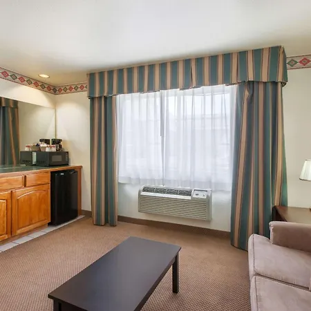 Ramada By Wyndham Williams/Grand Canyon Area-2