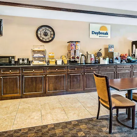 Days Inn & Suites By Wyndham Jeffersonville In-3