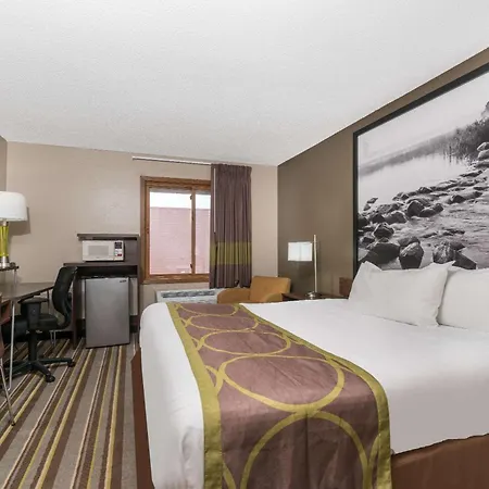 Super 8 By Wyndham St. Cloud-2