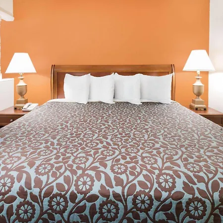 Days Inn By Wyndham Orangeburg South-3