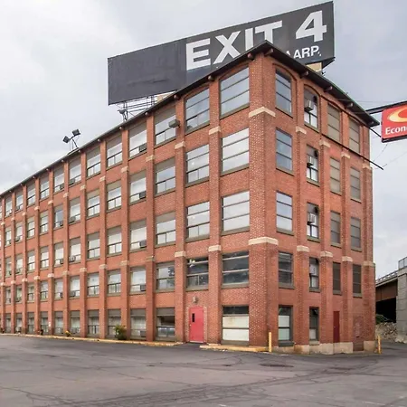Econo Lodge Manchester-3