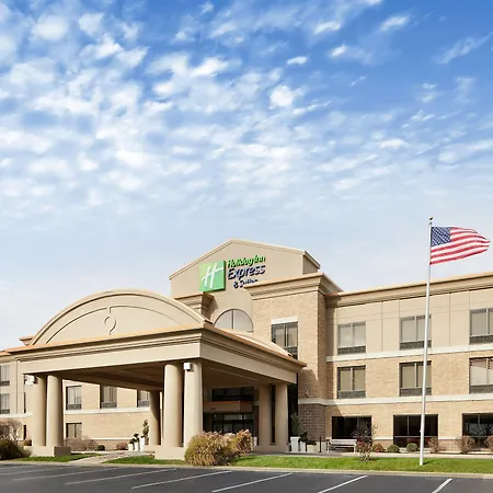 Holiday Inn Express & Suites Seymour-2