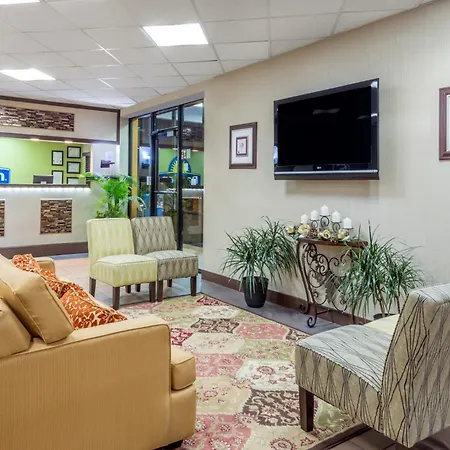 Days Inn By Wyndham Knoxville East-2