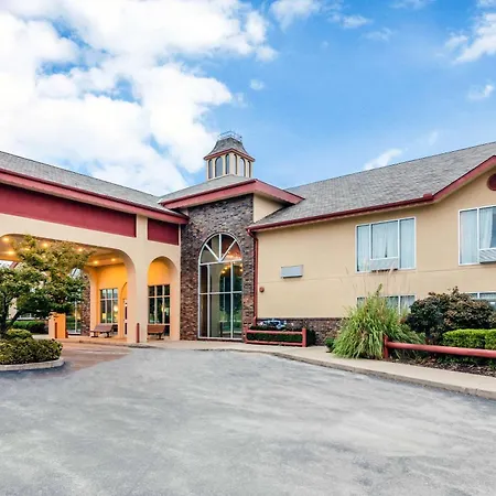 Quality Inn & Suites Carthage Near Precious Moments Chapel-3