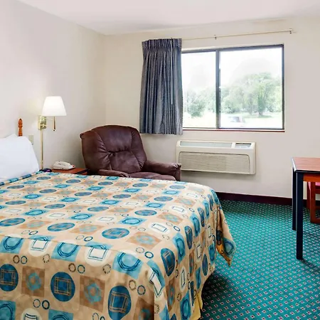 Super 8 By Wyndham Omaha Eppley Airport/Carter Lake-2