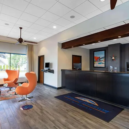 Howard Johnson By Wyndham Portsmouth-2