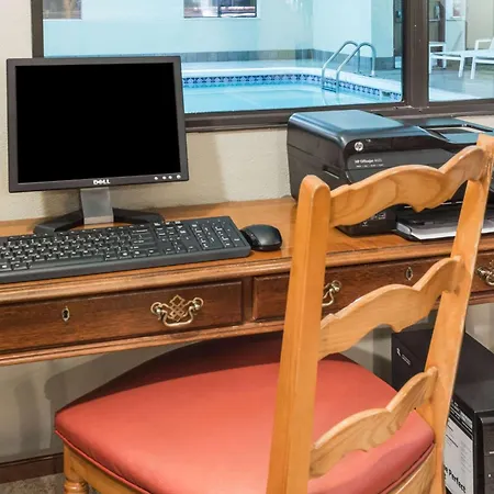 Travelodge By Wyndham Longmont-3