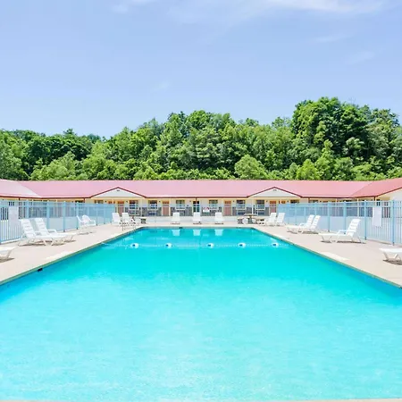 Travelodge By Wyndham Parkersburg-3