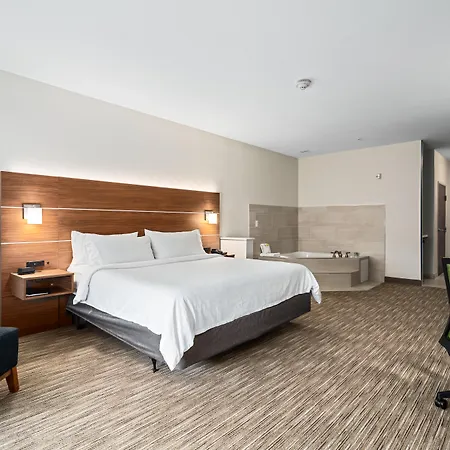 Holiday Inn Express & Suites Van Buren-Ft Smith Area-3