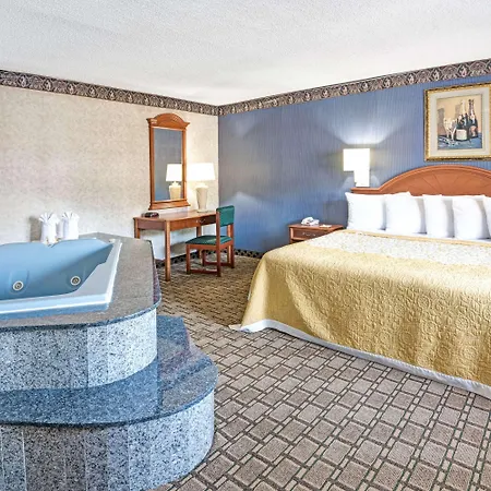 Days Inn By Wyndham Branford New Haven Conference Center-3
