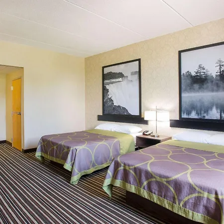Super 8 By Wyndham Plattsburgh-3