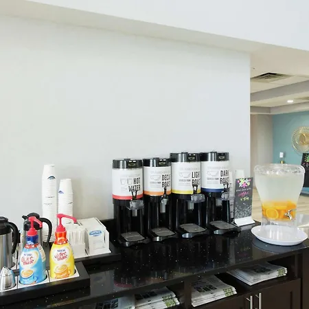 Hampton Inn & Suites Ankeny-2