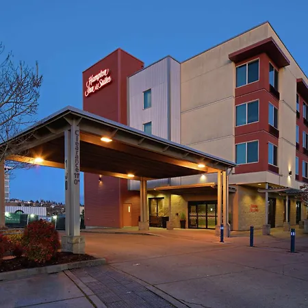 Hampton Inn & Suites Bremerton-2