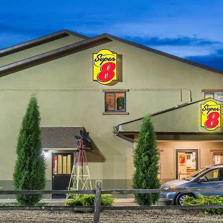 Super 8 By Wyndham Colby-2