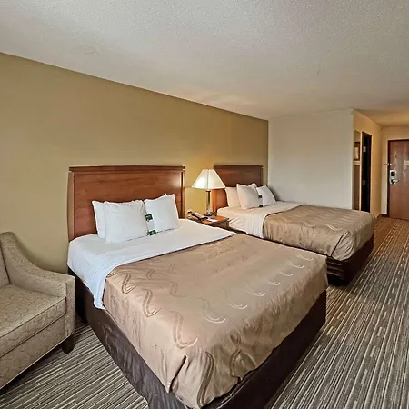 Quality Inn Mitchell I-90-3