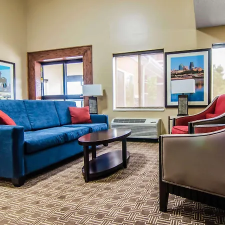 Quality Suites St. Joseph-2