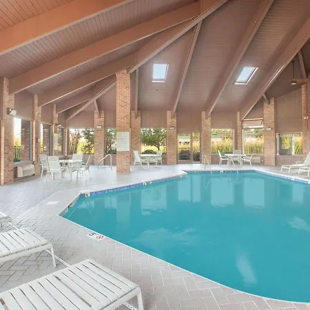 Baymont By Wyndham Port Huron-2